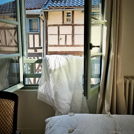 Maison D'hote Les Allois Bed & Breakfast *